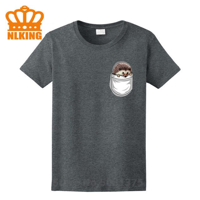 New Funny Hedgehog The Pocket Traveler Print T-Shirts Summer Male Tops Fashion Men T shirt Cute Fake Pocket In My Tees Boys Tops - foodandtravelers