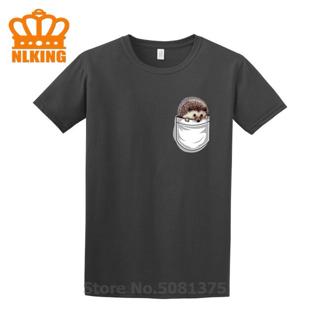 New Funny Hedgehog The Pocket Traveler Print T-Shirts Summer Male Tops Fashion Men T shirt Cute Fake Pocket In My Tees Boys Tops - foodandtravelers